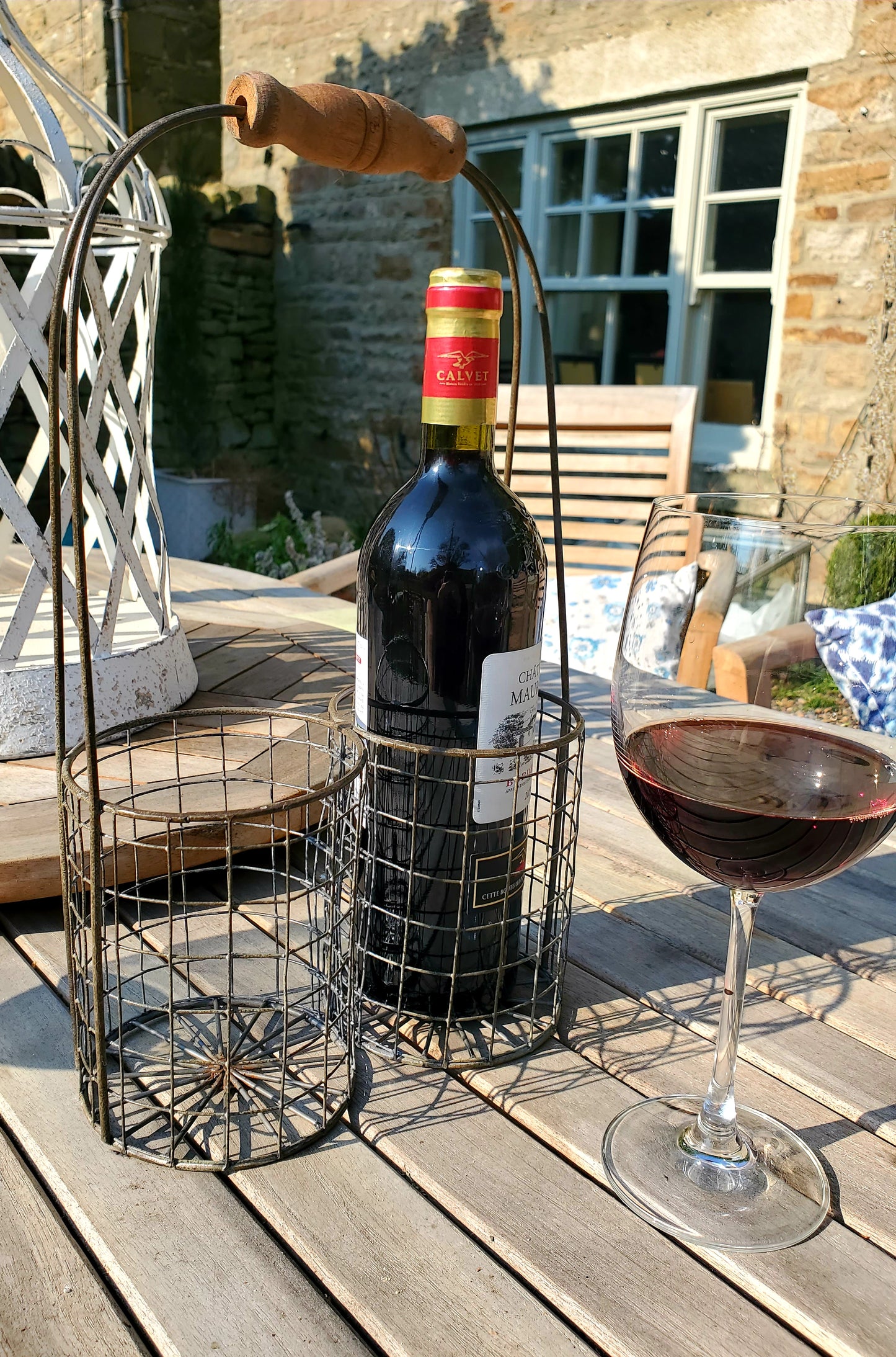 WIRE BOTTLE BASKET