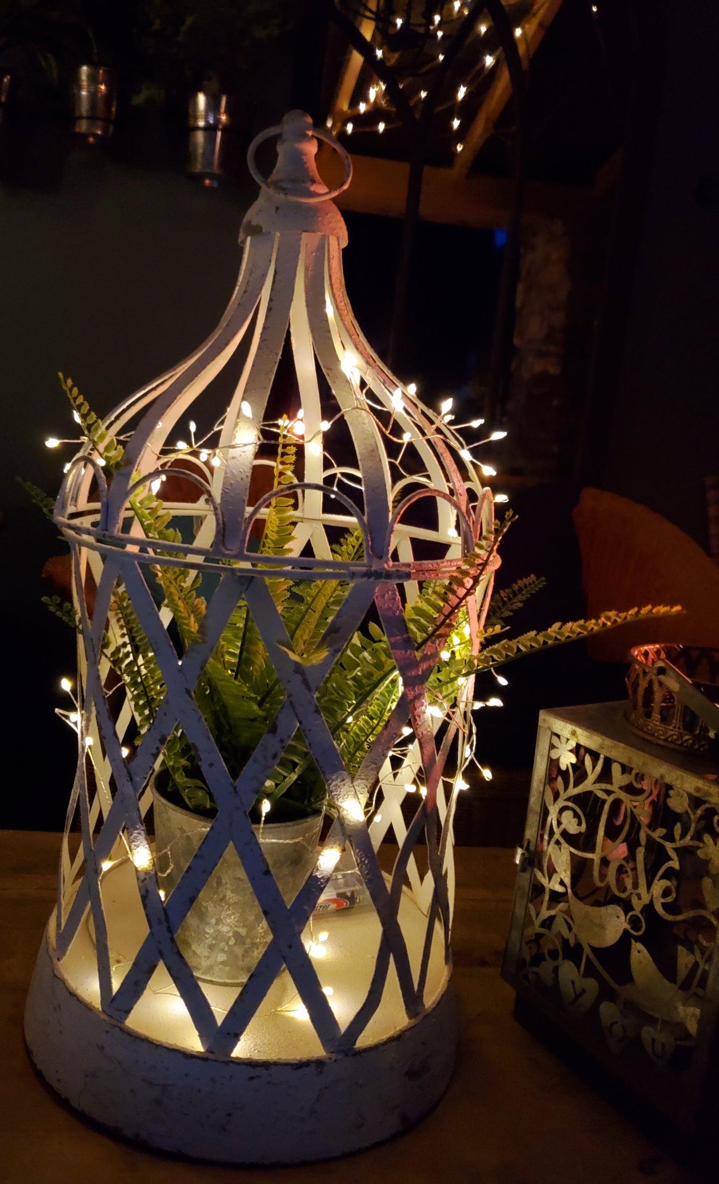 LARGE LANTERN TRELLIS PLANTER