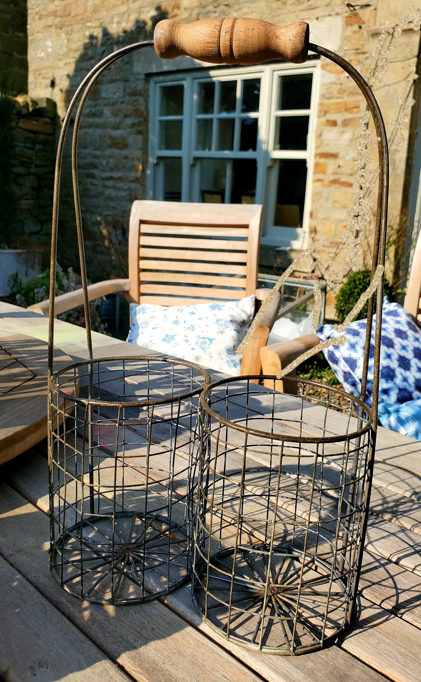 WIRE BOTTLE BASKET