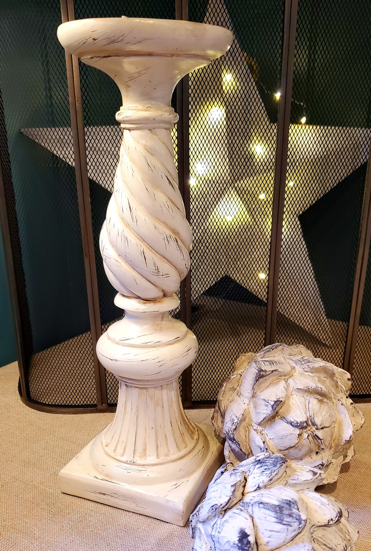 ANTIQUE WHITE TWISTEDCANDLE COLUMN