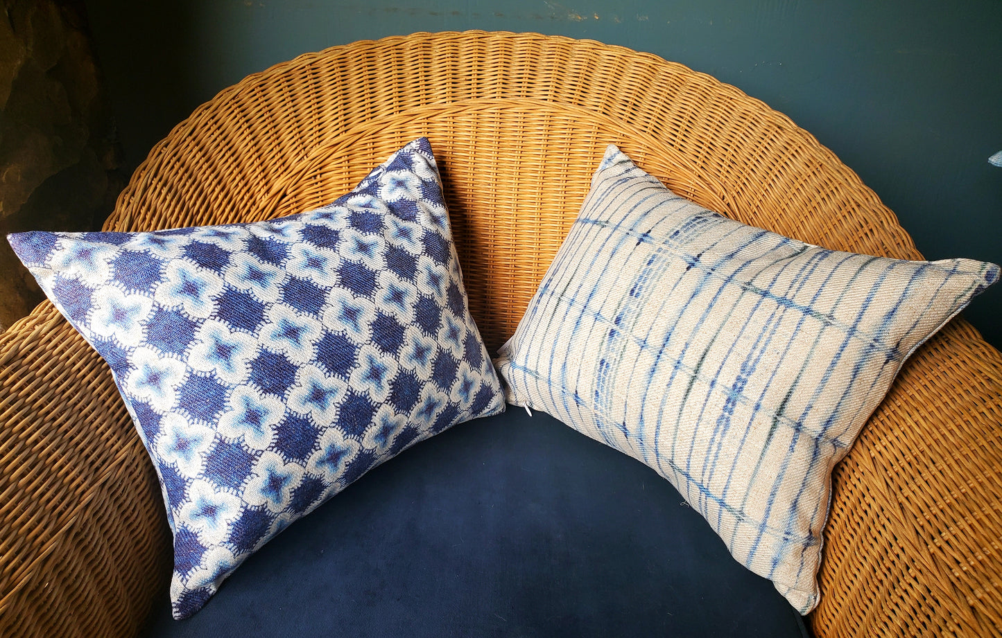 BLUE PATTERNED CUSHION PAIR